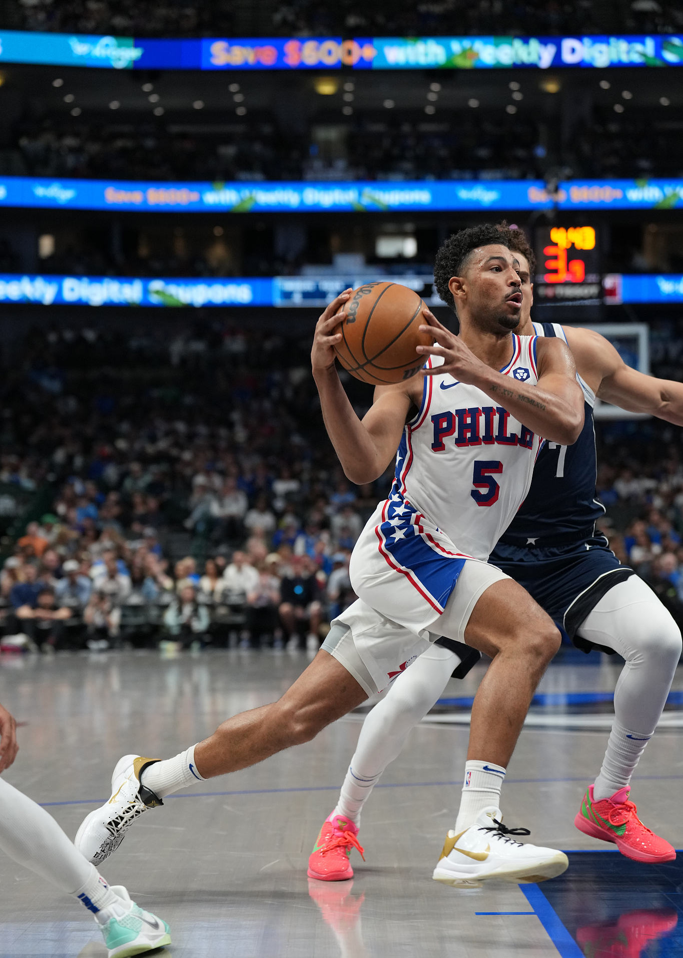 包含赛后达拉斯独行侠调整名单以备NBA常规赛，临场应变环节打磨，球迷炸锅，阵容厚度经受考验的词条