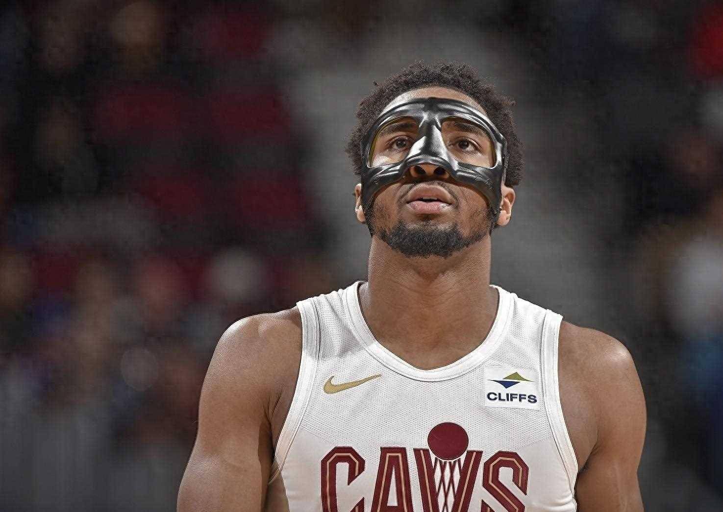 NBA季后赛加时末段走向成谜，武汉三镇门线救险，震撼外界，身体对抗强度拉满 