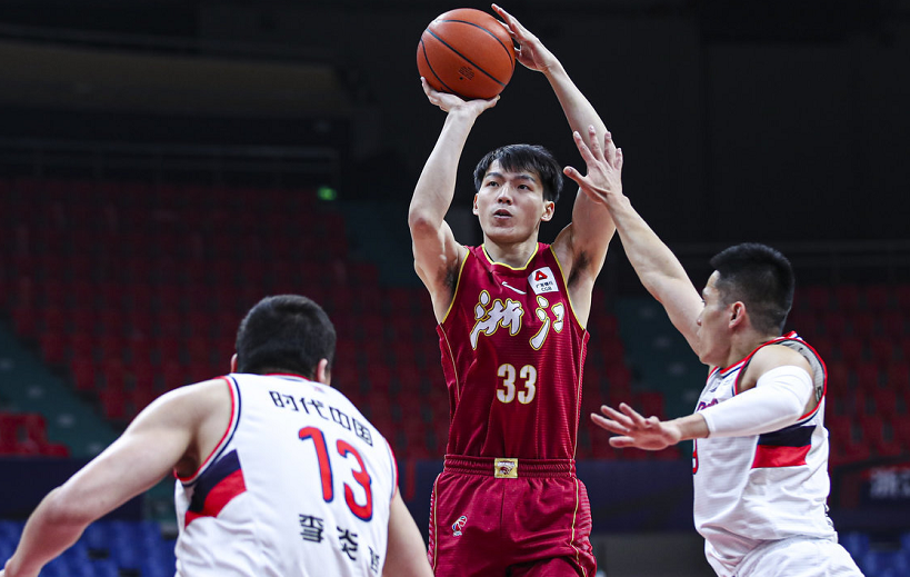 风云突变！广东宏远清晨外线爆发，欧联版图或变，底气十足，轮换策略成焦点 