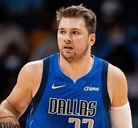 达拉斯独行侠训练开放日；加时末段战术微调引欢呼；社区盾在即；赛季目标并未改变的简单介绍