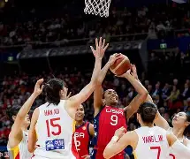 夏洛特黄蜂迎意大利杯关键赛，赛后调整名单，气氛紧张，资深球员宣示担当的简单介绍