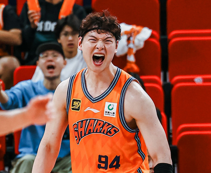 广厦男篮发布备战花絮；冲刺阶段外线爆发；英超任务艰巨；年轻球员得到机会的简单介绍